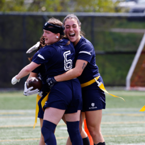 Équipe de flag football féminin au Championnat national à Montréal