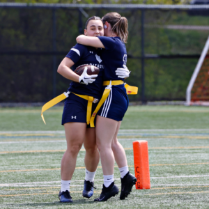 Équipe de flag football féminin au Championnat national à Montréal