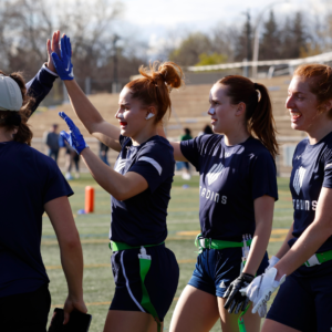 Équipe de flag football féminin au Championnat national à Montréal