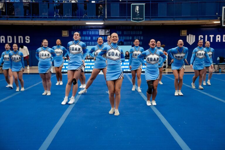 Une nouvelle entraîneure-chef se joint à l’équipe de cheerleading